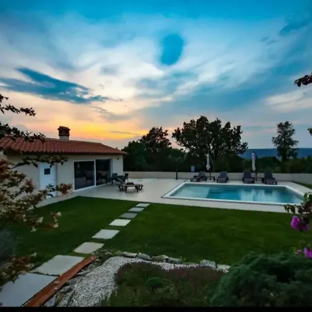 Vila Noela In For 6 Persons With Large Garden, Kids Playground - Only 2,5 Km From *