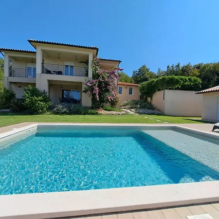 Vila Noela In For 6 Persons With Large Garden, Kids Playground - Only 2,5 Km From