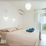 Villa Noela In For 6 Persons With Large Garden, Kids Playground - Only 2,5 Km From Rakalj