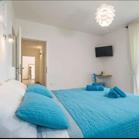 Noela In For 6 Persons With Large Garden, Kids Playground - Only 2,5 Km From *