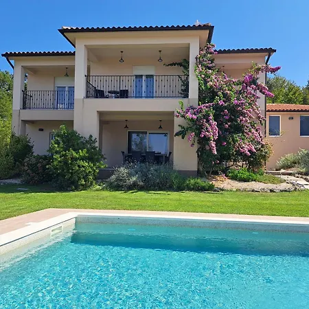 Noela In For 6 Persons With Large Garden, Kids Playground - Only 2,5 Km From *