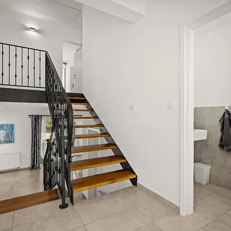 Noela In For 6 Persons With Large Garden, Kids Playground - Only 2,5 Km From