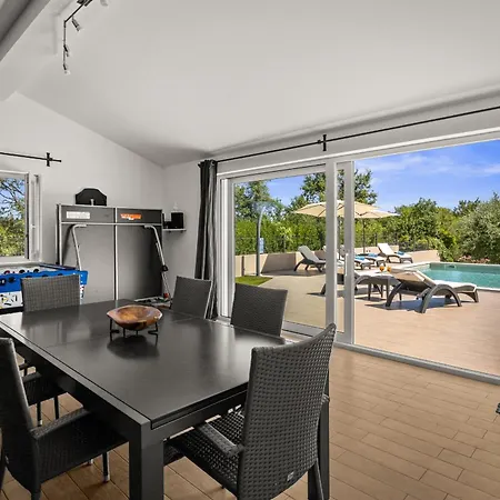 Villa Noela In For 6 Persons With Large Garden, Kids Playground - Only 2,5 Km From *