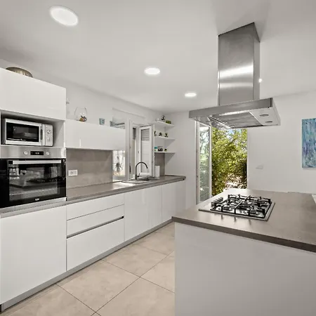 Noela In For 6 Persons With Large Garden, Kids Playground - Only 2,5 Km From *