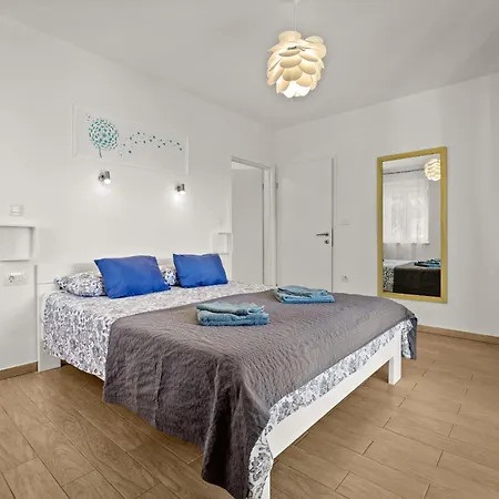 Villa Noela In For 6 Persons With Large Garden, Kids Playground - Only 2,5 Km From *