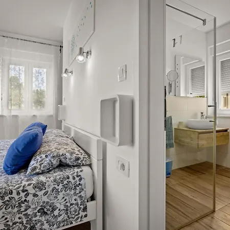 Noela In For 6 Persons With Large Garden, Kids Playground - Only 2,5 Km From Villa Rakalj