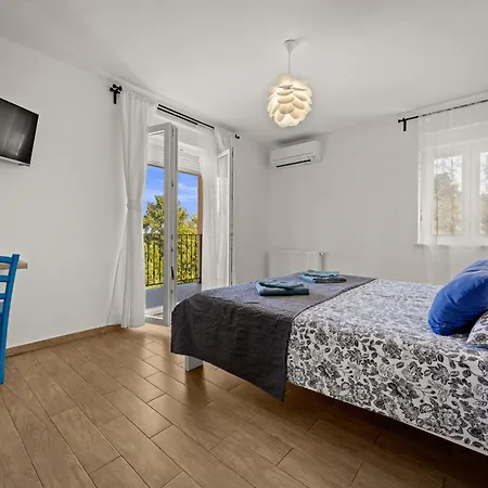 Noela In For 6 Persons With Large Garden, Kids Playground - Only 2,5 Km From Villa