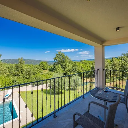 Noela In For 6 Persons With Large Garden, Kids Playground - Only 2,5 Km From