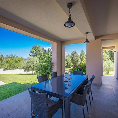 Villa Noela In For 6 Persons With Large Garden, Kids Playground - Only 2,5 Km From