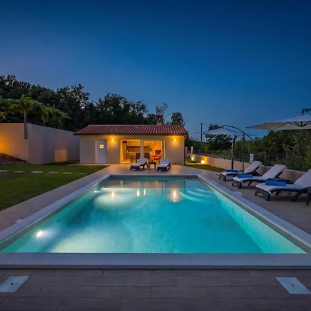 Noela In For 6 Persons With Large Garden, Kids Playground - Only 2,5 Km From Villa Rakalj