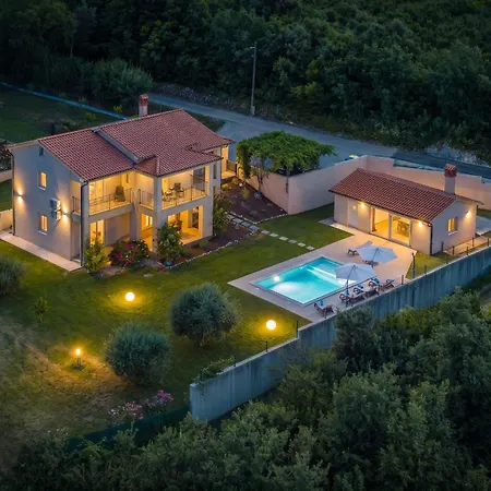 Noela In For 6 Persons With Large Garden, Kids Playground - Only 2,5 Km From Villa *