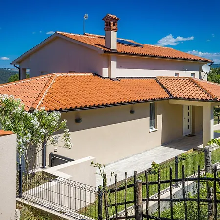 Villa Noela In For 6 Persons With Large Garden, Kids Playground - Only 2,5 Km From