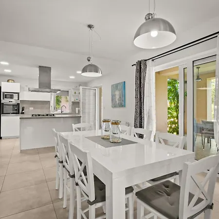 Villa Noela In For 6 Persons With Large Garden, Kids Playground - Only 2,5 Km From *
